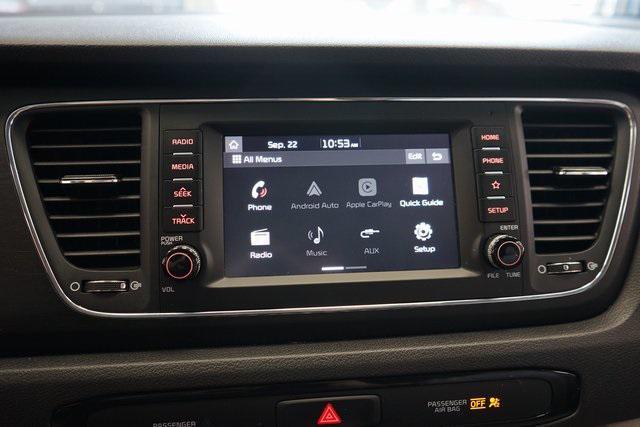 Photo of 2019 Silky Silver Kia Sedona