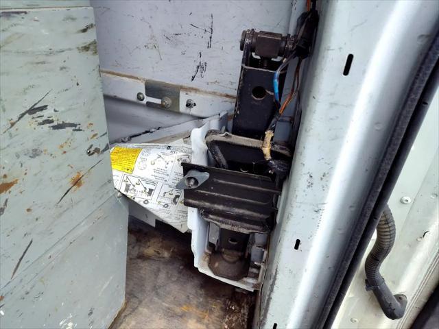 Photo of 2006 Summit White Chevrolet Express 3500
