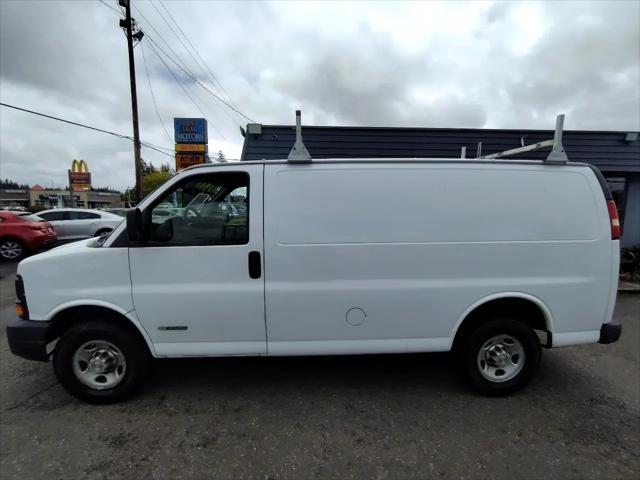 Photo of 2006 Summit White Chevrolet Express 3500