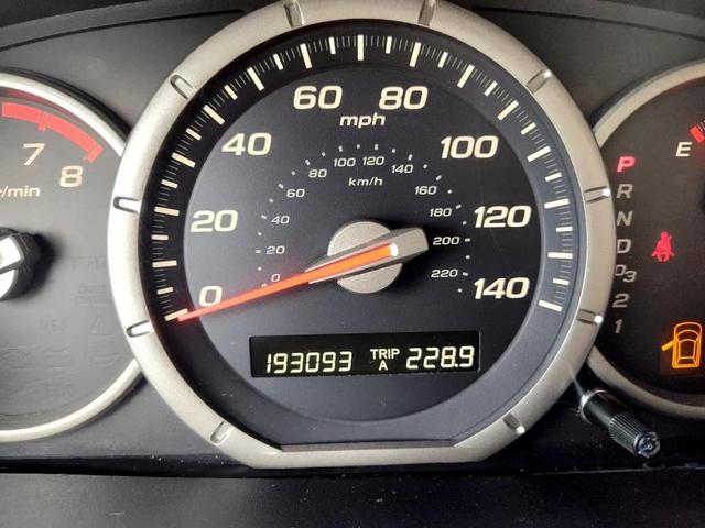 Photo of 2006 Gold Honda Pilot