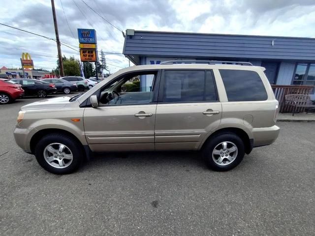Photo of 2006 Gold Honda Pilot