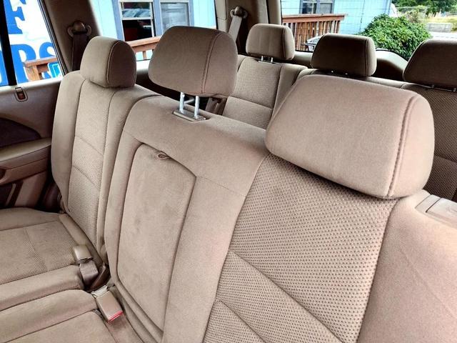 Photo of 2006 Gold Honda Pilot