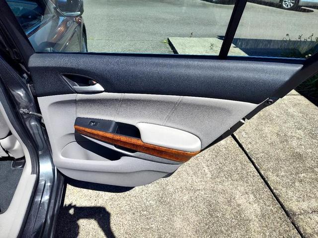 Photo of 2012 Alabaster Silver Metallic Honda Accord