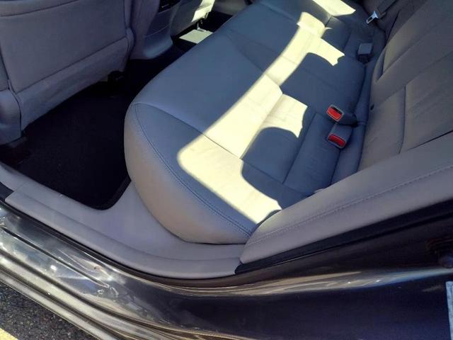 Photo of 2012 Alabaster Silver Metallic Honda Accord