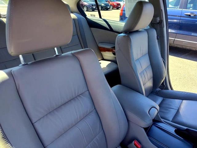 Photo of 2012 Alabaster Silver Metallic Honda Accord