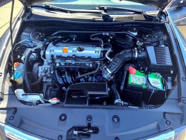 Photo of 2012 Alabaster Silver Metallic Honda Accord