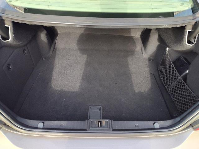 Photo of 2006 Gold Mercedes-Benz E-Class