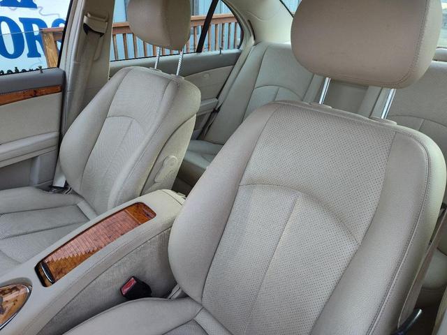 Photo of 2006 Gold Mercedes-Benz E-Class