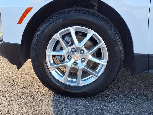 Photo of 2022 Summit White Chevrolet Equinox