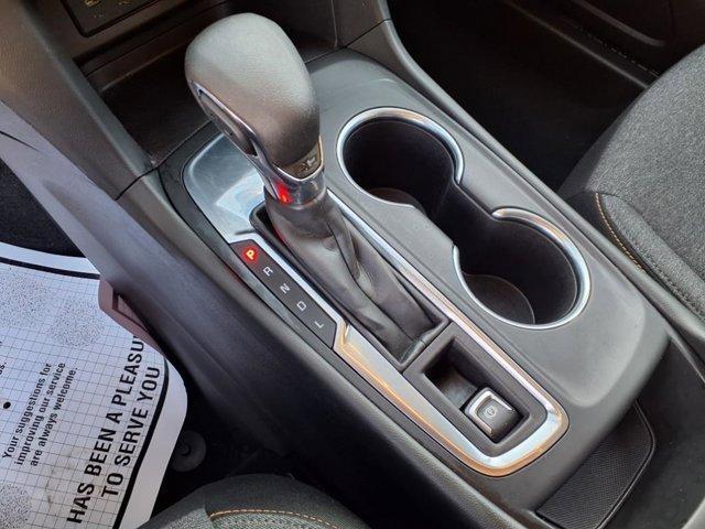 Photo of 2022 Summit White Chevrolet Equinox