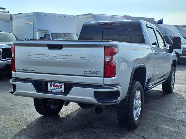 Photo of 2022 Silver Ice Metallic Chevrolet Silverado 2500