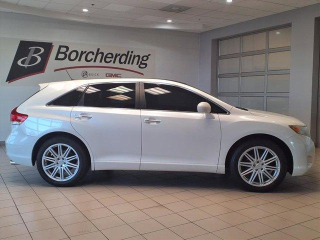 Photo of 2010 Blizzard Pearl Toyota Venza
