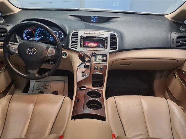 Photo of 2010 Blizzard Pearl Toyota Venza