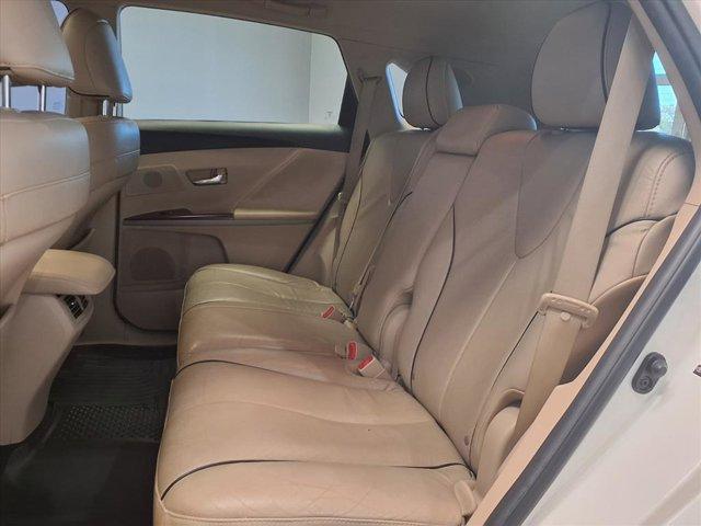 Photo of 2010 Blizzard Pearl Toyota Venza