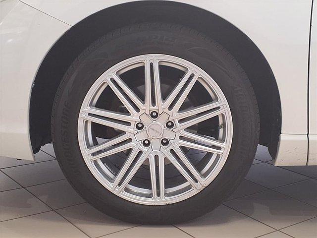 Photo of 2010 Blizzard Pearl Toyota Venza