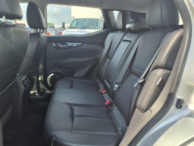 Photo of 2022 Brilliant Silver Metallic Nissan Rogue Sport