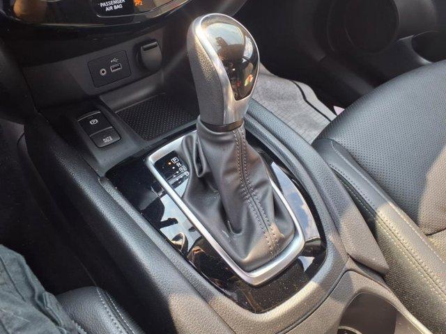Photo of 2022 Brilliant Silver Metallic Nissan Rogue Sport