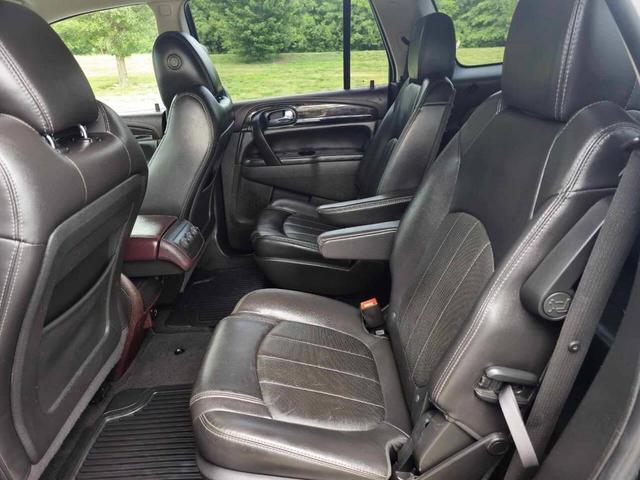 Photo of 2017 Ebony Twilight Metallic Buick Enclave