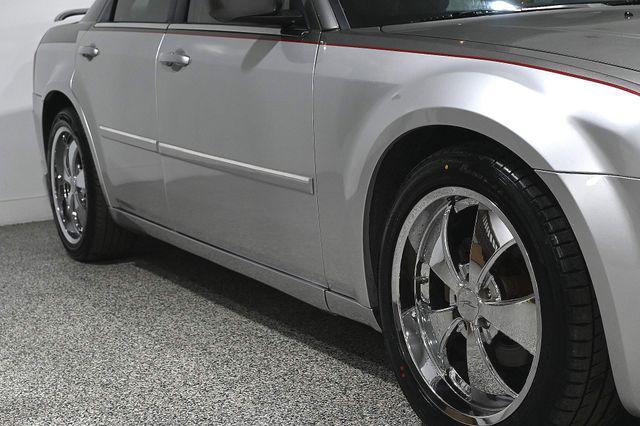 Photo of 2007 Silver Chrysler 300