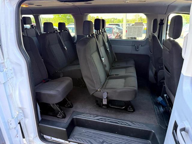 Photo of 2018 White Ford Transit-350
