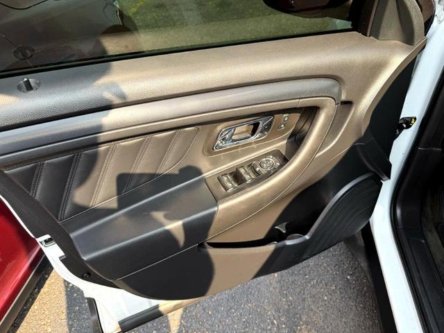 Photo of 2014 White Ford Sedan Police Interceptor
