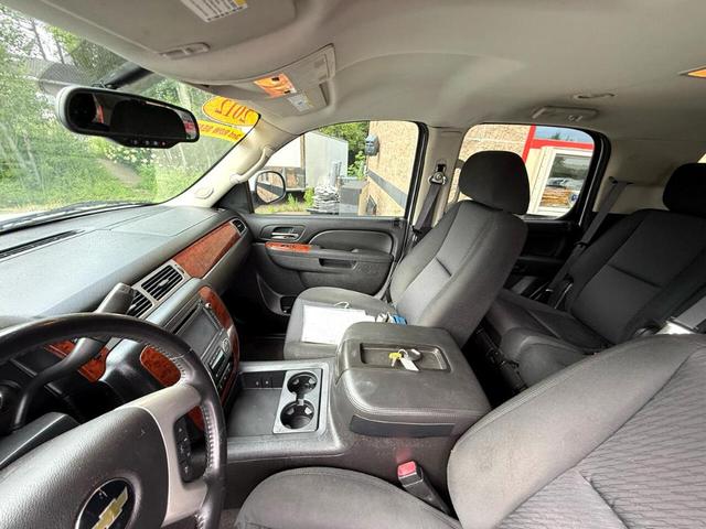 Photo of 2012 White Chevrolet Tahoe Hybrid
