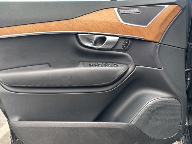 Photo of 2024 Onyx Black Volvo XC90