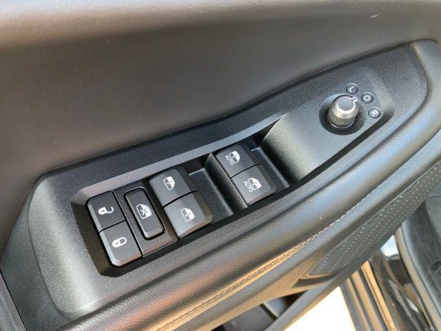 Photo of 2023 Diamond Black Crystal Pearlcoat Jeep Grand Cherokee L