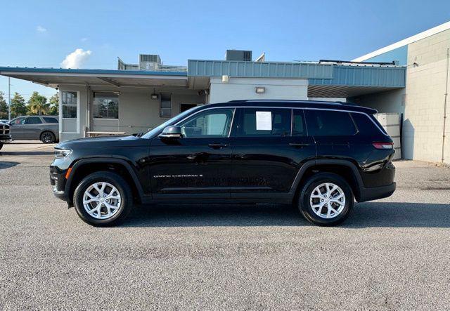 Photo of 2023 Diamond Black Crystal Pearlcoat Jeep Grand Cherokee L