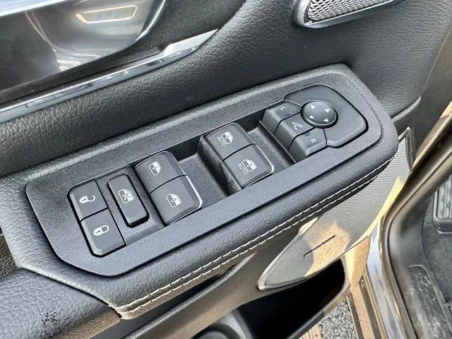 Photo of 2026 Granite Crystal Metallic Clearcoat RAM 1500