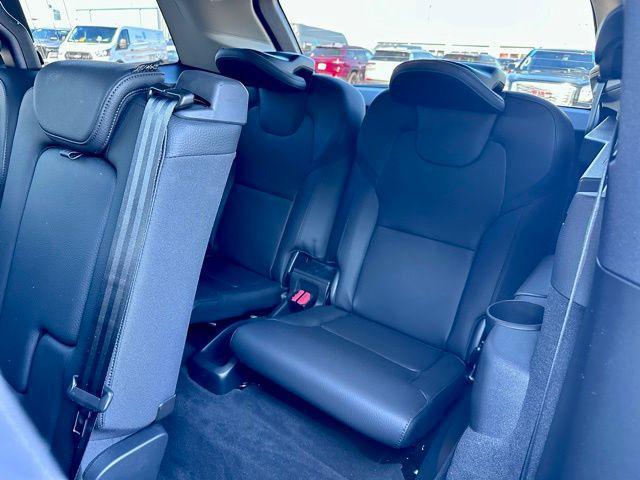 Photo of 2024 Vapour Grey Metallic Volvo XC90