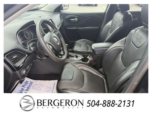 Photo of 2023 Diamond Black Crystal Pearlcoat Jeep Cherokee