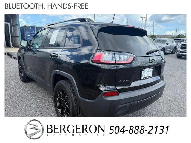 Photo of 2023 Diamond Black Crystal Pearlcoat Jeep Cherokee