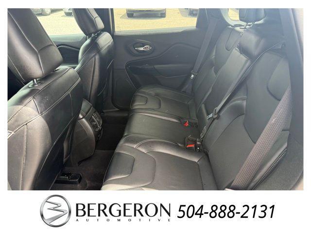 Photo of 2023 Diamond Black Crystal Pearlcoat Jeep Cherokee