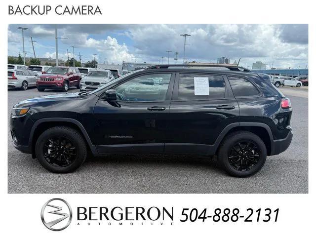 Photo of 2023 Diamond Black Crystal Pearlcoat Jeep Cherokee