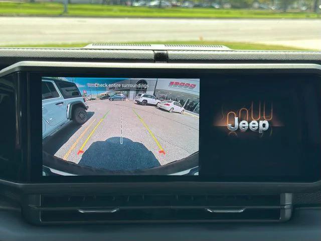 Photo of 2025 Bright White Clearcoat Jeep Wrangler