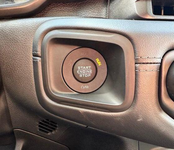 Photo of 2025 Bright White Clearcoat Jeep Wrangler