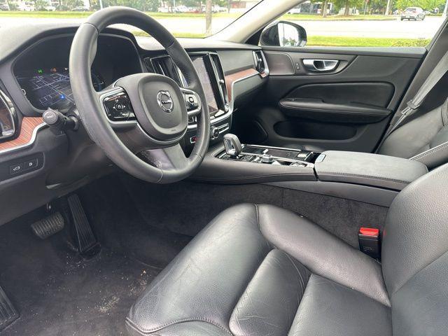 Photo of 2023 Gray Volvo S60 Recharge Plug-In Hybrid