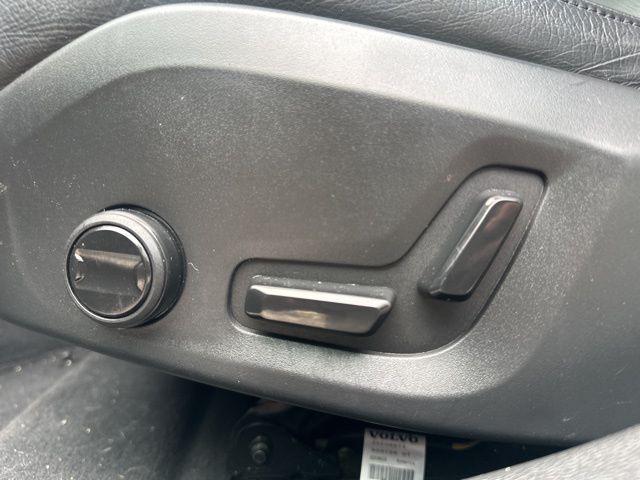 Photo of 2023 Gray Volvo S60 Recharge Plug-In Hybrid