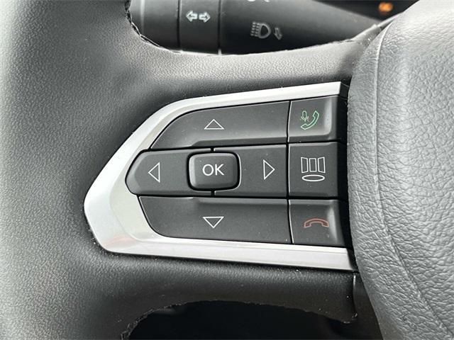 Photo of 2023 Diamond Black Crystal Pearlcoat Jeep Compass
