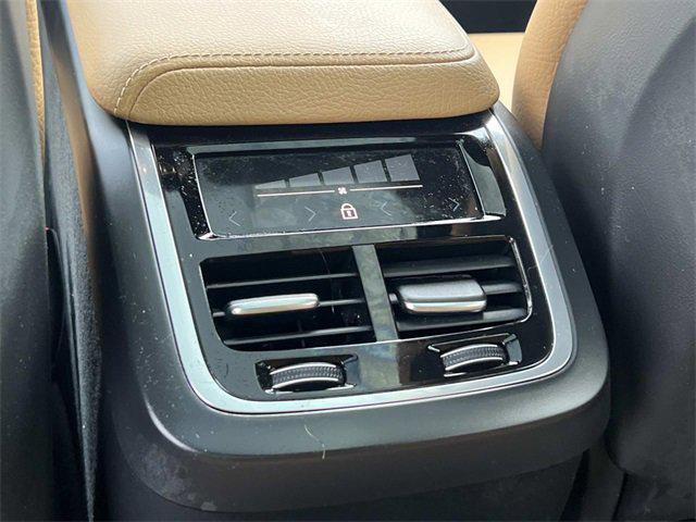 Photo of 2020 Blue Volvo XC60