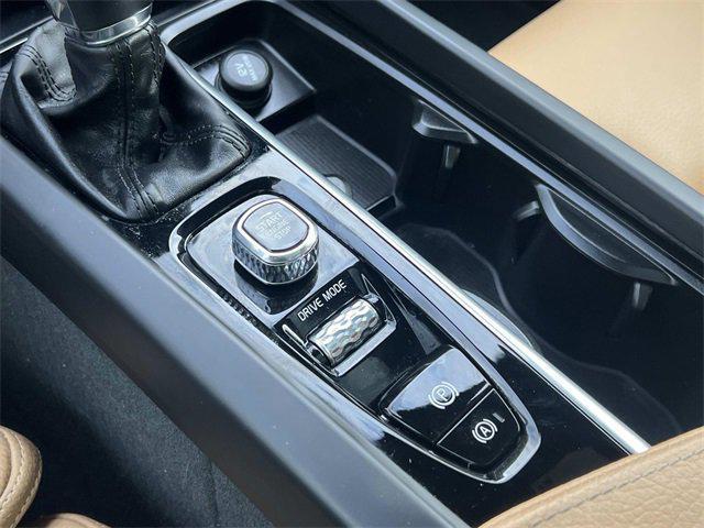 Photo of 2020 Blue Volvo XC60
