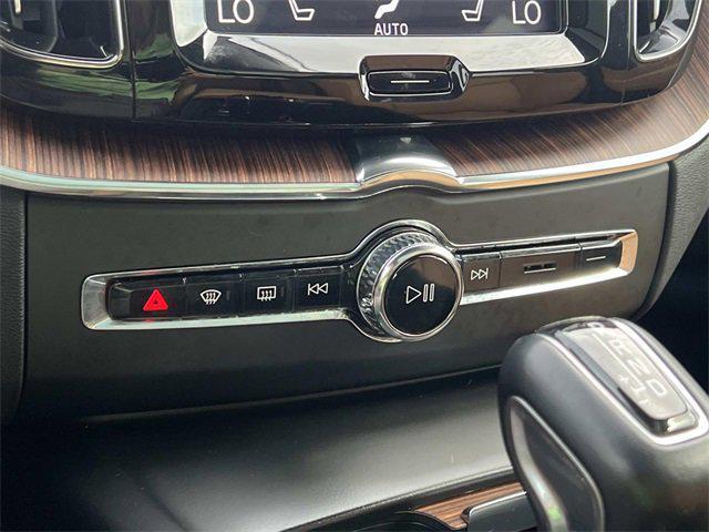 Photo of 2020 Blue Volvo XC60