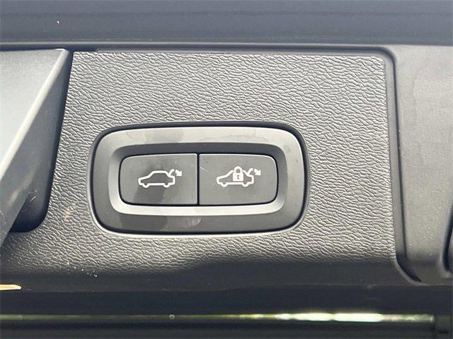 Photo of 2020 Blue Volvo XC60