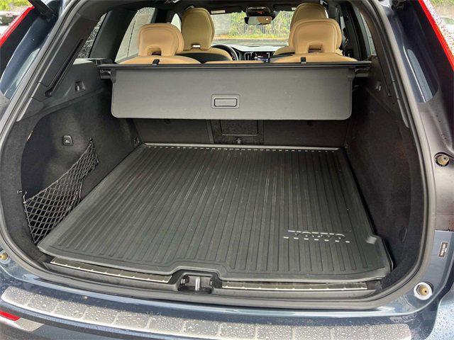 Photo of 2020 Blue Volvo XC60
