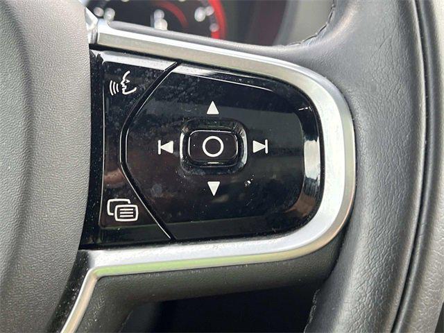 Photo of 2020 Blue Volvo XC60