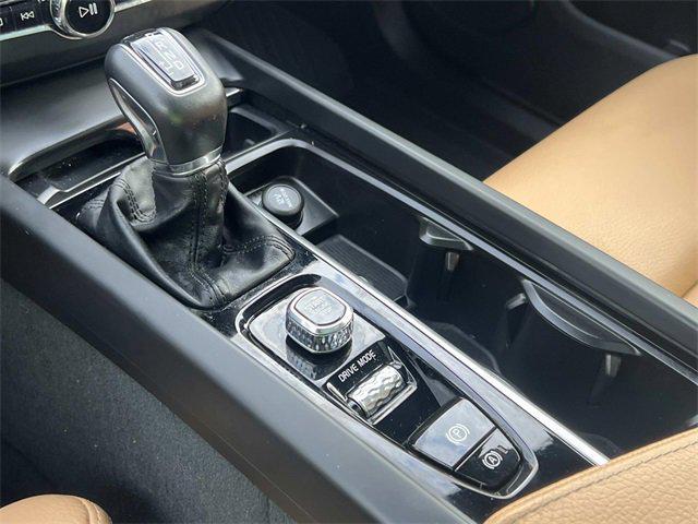 Photo of 2020 Blue Volvo XC60