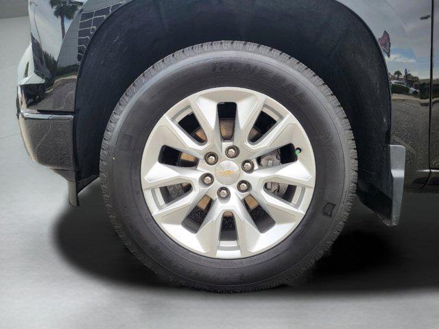 Photo of 2023 Black Chevrolet Silverado 1500