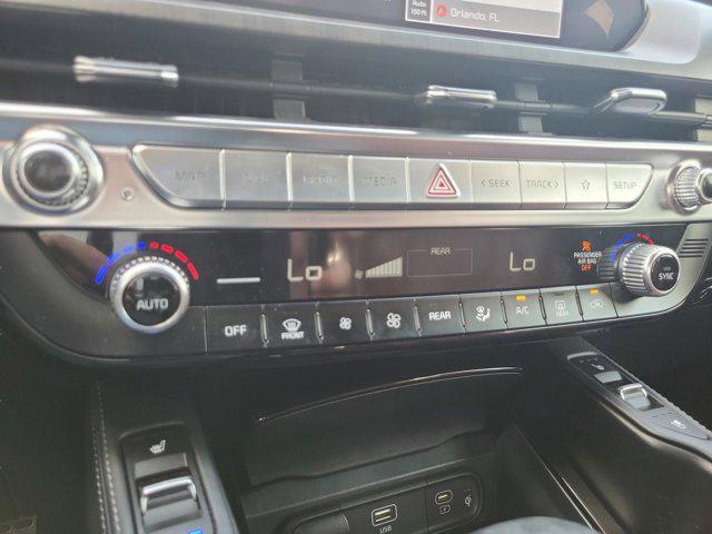 Photo of 2023 Ebony Black Kia Telluride