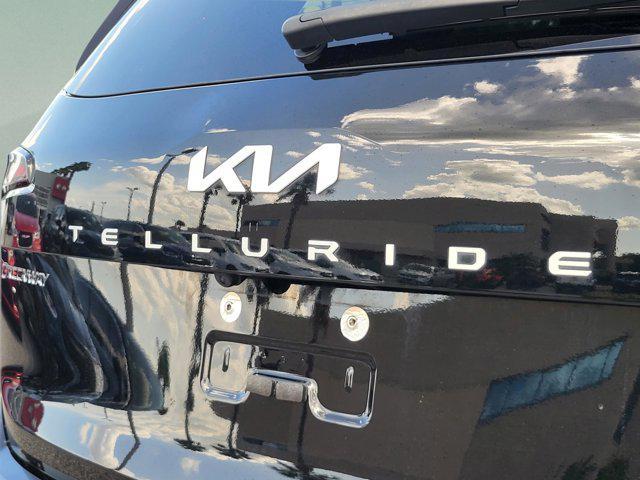 Photo of 2023 Ebony Black Kia Telluride